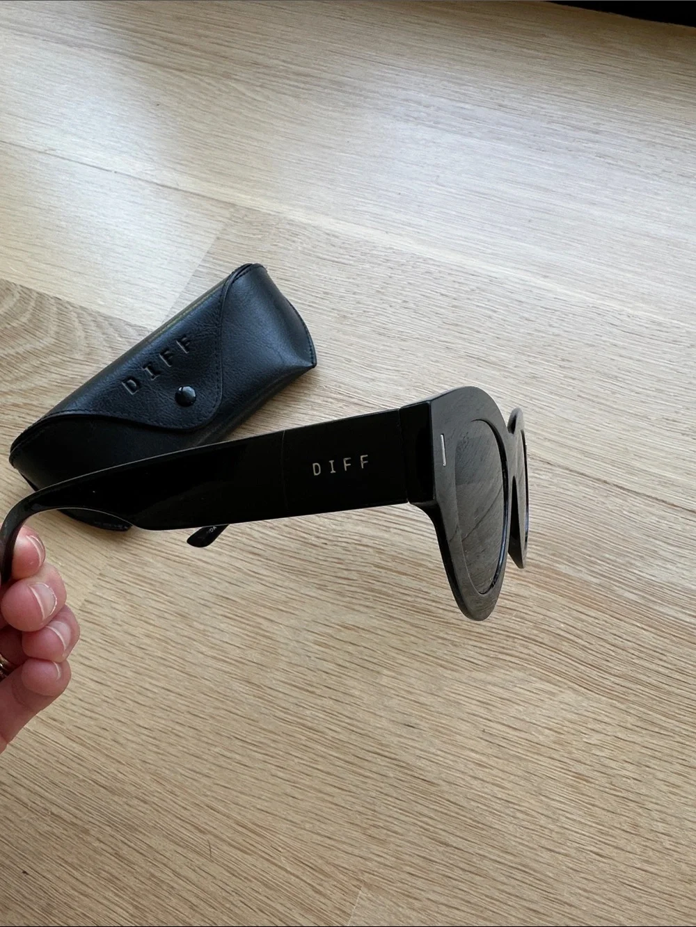 Diff Eyewear classic cat